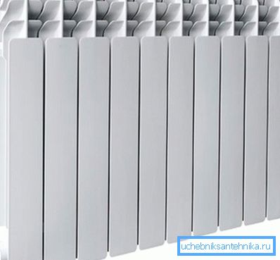 Aluminijski radijator na deset odjeljaka ima desetostruku snagu.