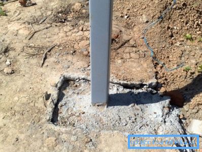 Betonske stalci čeličnih cijevi. Betonske stalci čeličnih cijevi.