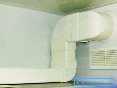 Kućna PVC ventilacija cijevi u kuhinji