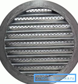 Za pod je bolje koristiti metalne rešetke s mrežama.
