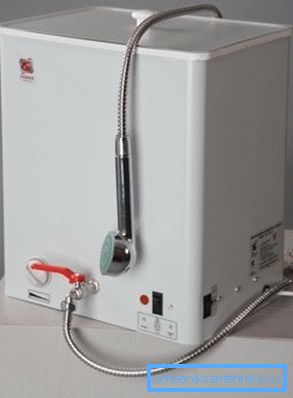 Električni grijač za vodu za tuš EVBO-20/1, 25-1 može raditi i iz mreže i iz ugrađene baterije Električni grijač za vodu za tuš EVBO-20/1, 25-1 može raditi i iz mreže i iz ugrađene baterije