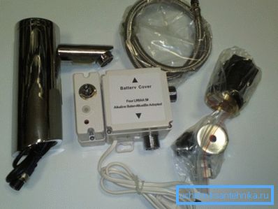 Elektronički dio se nalazi unutar napajanja. Elektronički dio se nalazi unutar napajanja.