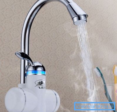 Drugi način kombiniranja vode i električne energije je električni mješalica za grijanje vode. Drugi način kombiniranja vode i električne energije je električni mješalica za grijanje vode.