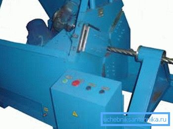 Druga vrsta takve opreme s implementiranim automatskim hranom Druga vrsta takve opreme s implementiranim automatskim hranom