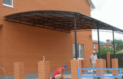 Ako se odlučilo koristiti takav materijal za održavanje težine, treba uložiti cijev manjeg promjera, tako da se opterećenja na njima ravnomjerno raspoređuju. Ako se odlučilo koristiti takav materijal za održavanje težine, treba uložiti cijev manjeg promjera, tako da se opterećenja na njima ravnomjerno raspoređuju.