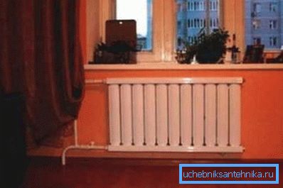 Fotografija akumulatora u stanu.