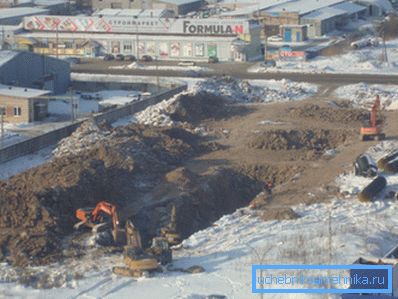 Dubina polaganja vodenih cijevi u sjevernim područjima je skupo Dubina polaganja vodenih cijevi u sjevernim područjima je skupo