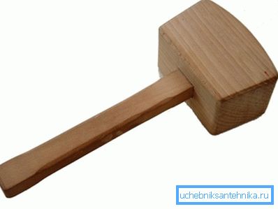 Mlatilica je potrebna za savijanje metalnih ploča.