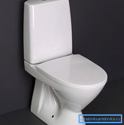 Klasični WC s uskim cisternom Klasični WC s uskim cisternom