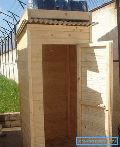 Drvene konstrukcije izgledaju puno bolje, ali cijene više. Drvene konstrukcije izgledaju puno bolje, ali cijene više.
