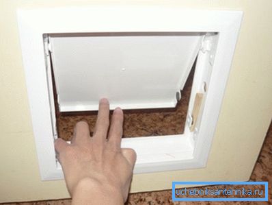 Laz za mačke u WC-u