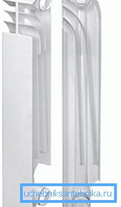 Izgaranje radijatora od aluminija sastoji se od zasebnih odjeljaka.