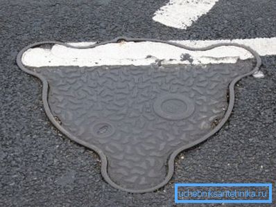 Triangularni i bilo koji drugi otvor su vrlo rijetki