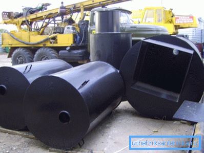 Metalna kaveza za bušotinu lako je izrađivati od čeličnih cijevi. Metalna kaveza za bušotinu lako je izrađivati od čeličnih cijevi.