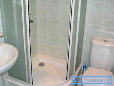 Minimalna veličina kupaonice s tušem je 80 cm po 80 cm. Minimalna veličina kupaonice s tušem je 80 cm po 80 cm.