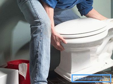 Ugradnja WC školjke - čovjekov posao zahtijeva fizičku snagu i tehničku genijalnost. Ugradnja WC školjke - čovjekov posao zahtijeva fizičku snagu i tehničku genijalnost.