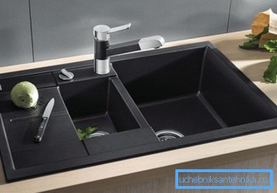 Sink u kuhinji bi trebao biti prostran Sink u kuhinji bi trebao biti prostran
