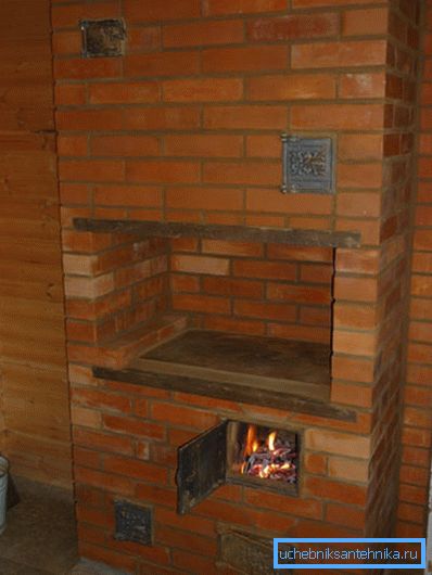 Na fotografiji - prednja strana (pogled iz kuhinje) Na fotografiji - prednja strana (pogled iz kuhinje)