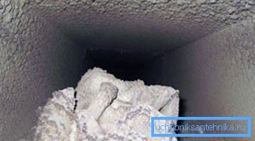U fotografskom otpadu i prašini u ventilaciji U fotografskom otpadu i prašini u ventilaciji