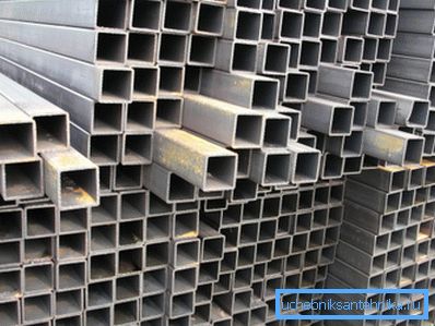 Na fotografiji - optimalni materijal za izgradnju nadstrešnica i ljetnikovaca Na fotografiji - optimalni materijal za izgradnju nadstrešnica i ljetnikovaca