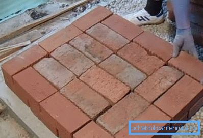 Fotografija prikazuje prve i druge redove čvrste pećinske peći. Fotografija prikazuje prve i druge redove čvrste pećinske peći.