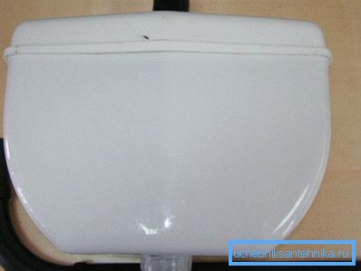 U foto - plastičnom spremniku sovjetskog tipa U foto - plastičnom spremniku sovjetskog tipa