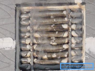 Na fotografiji - roštilj nakon zagrijavanja do 120 ° C. Na fotografiji - roštilj nakon zagrijavanja do 120 ° C.