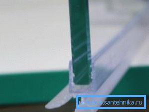 Na fotografiji - brtva postavljena na staklo