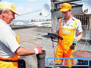Na fotografiji - možete gledati kako dužnici blokiraju kanalizaciju bez posjeta njihovim domovima. Na fotografiji - možete gledati kako dužnici blokiraju kanalizaciju bez posjeta njihovim domovima.