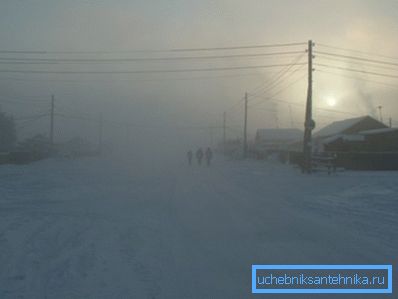 Na fotografiji - zimi u Verkhoyansk. Na fotografiji - zimi u Verkhoyansk.