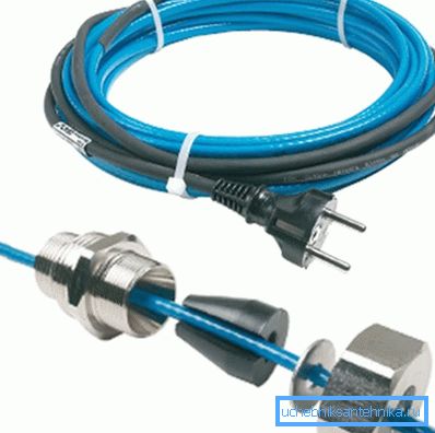 Kabel za grijanje vodoopskrbe unutar cijevi s utikačem za spajanje na mrežu i setom rukavaca za montažu Kabel za grijanje vodoopskrbe unutar cijevi s utikačem za spajanje na mrežu i setom rukavaca za montažu
