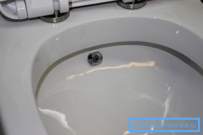 Neki proizvodi ovog tipa odmah opremaju ugrađeni bide, koji uvelike širi svoje funkcije. Neki proizvodi ovog tipa odmah opremaju ugrađeni bide, koji uvelike širi svoje funkcije.