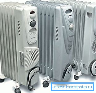 Nekoliko modela s ventilatorom Nekoliko modela s ventilatorom