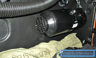 Grijač je ugrađen u auto Grijač je ugrađen u auto