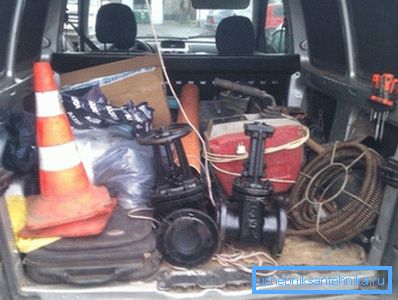 Trgovina mobilnim servisima pripremljena za sve hitne situacije: ova vozila opremljena su potrebnom opremom i rezervnim dijelovima za rješavanje problema Trgovina mobilnim servisima pripremljena za sve hitne situacije: ova vozila opremljena su potrebnom opremom i rezervnim dijelovima za rješavanje problema