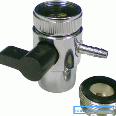 Adapter - dodirni razdjelnik omogućuje spajanje destilera na bilo koji mikser. Adapter - dodirni razdjelnik omogućuje spajanje destilera na bilo koji mikser.