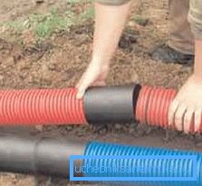Adapter je izrađen od visoko kvalitetne plastike, koja nije podložna utjecajima na okoliš Adapter je izrađen od visoko kvalitetne plastike, koja nije podložna utjecajima na okoliš