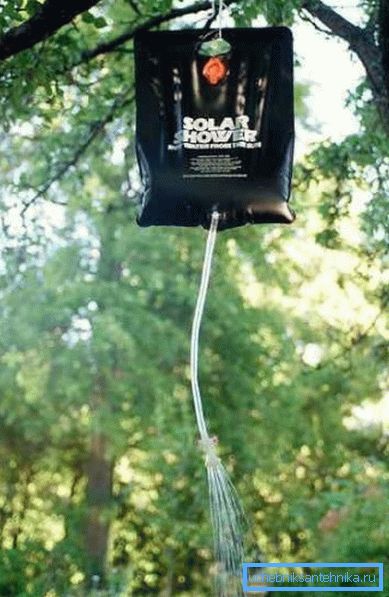 Portable tuš za kampiranje u akciji Portable tuš za kampiranje u akciji