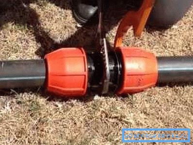 HDPE cijevi i spojnice za ljetnu vodoopskrbu u predgrađu HDPE cijevi i spojnice za ljetnu vodoopskrbu u predgrađu