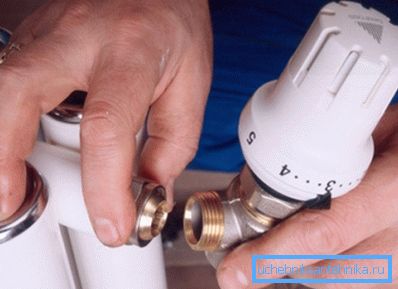 Instalacija koristi odvojive veze Instalacija koristi odvojive veze
