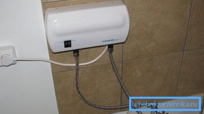 Za fiksnu instalaciju, prikladnije je koristiti zasebnu slavinu za spajanje. Za fiksnu instalaciju, prikladnije je koristiti zasebnu slavinu za spajanje.