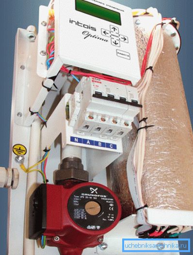 Proizvođač je opremio električni kotao s pumpom Proizvođač je opremio električni kotao s pumpom