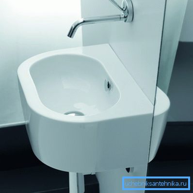 Sink za kupaonicu bez otvora ispod Kerasan Flo mješalice Sink za kupaonicu bez otvora ispod Kerasan Flo mješalice
