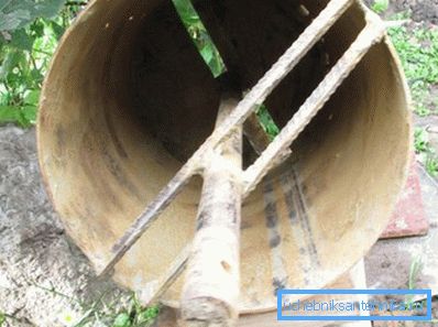 Struts made of reinforcement pouzdano fiksiraju os i ojačavaju strukturu