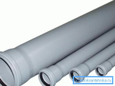 Zvona od plastične kanalizacije s gumenim O-prstenima. Zvona od plastične kanalizacije s gumenim O-prstenima.