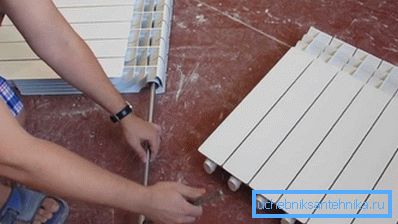Odstranjivanje proizvoda od aluminija i bimetala slično je radu s radijatorima od lijevanog željeza Odstranjivanje proizvoda od aluminija i bimetala slično je radu s radijatorima od lijevanog željeza