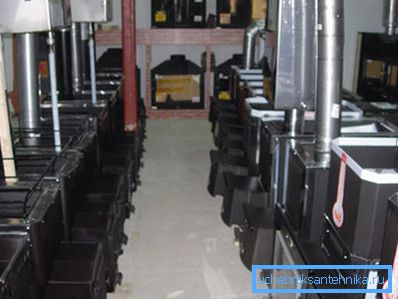 Razne vrste metalnih vatrostalnih kutija koje se mogu koristiti i samostalno i obložene opekom Razne vrste metalnih vatrostalnih kutija koje se mogu koristiti i samostalno i obložene opekom