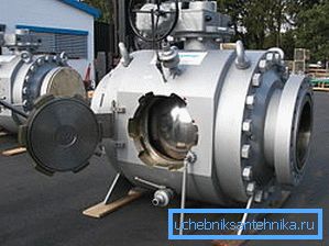 Veličina industrijske dizalice je nevjerojatna. Veličina industrijske dizalice je nevjerojatna.