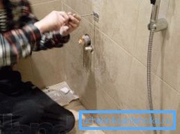 Popravite tuš zamijenivši mješalicu Popravite tuš zamijenivši mješalicu