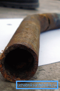 Rusty cijev nije prikladna za bilo što Rusty cijev nije prikladna za bilo što
